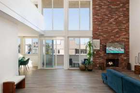 Live the Marina Lifestyle Today!- Romantic Gateway